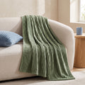 AdOptimize|lifestyle|Grass Green
